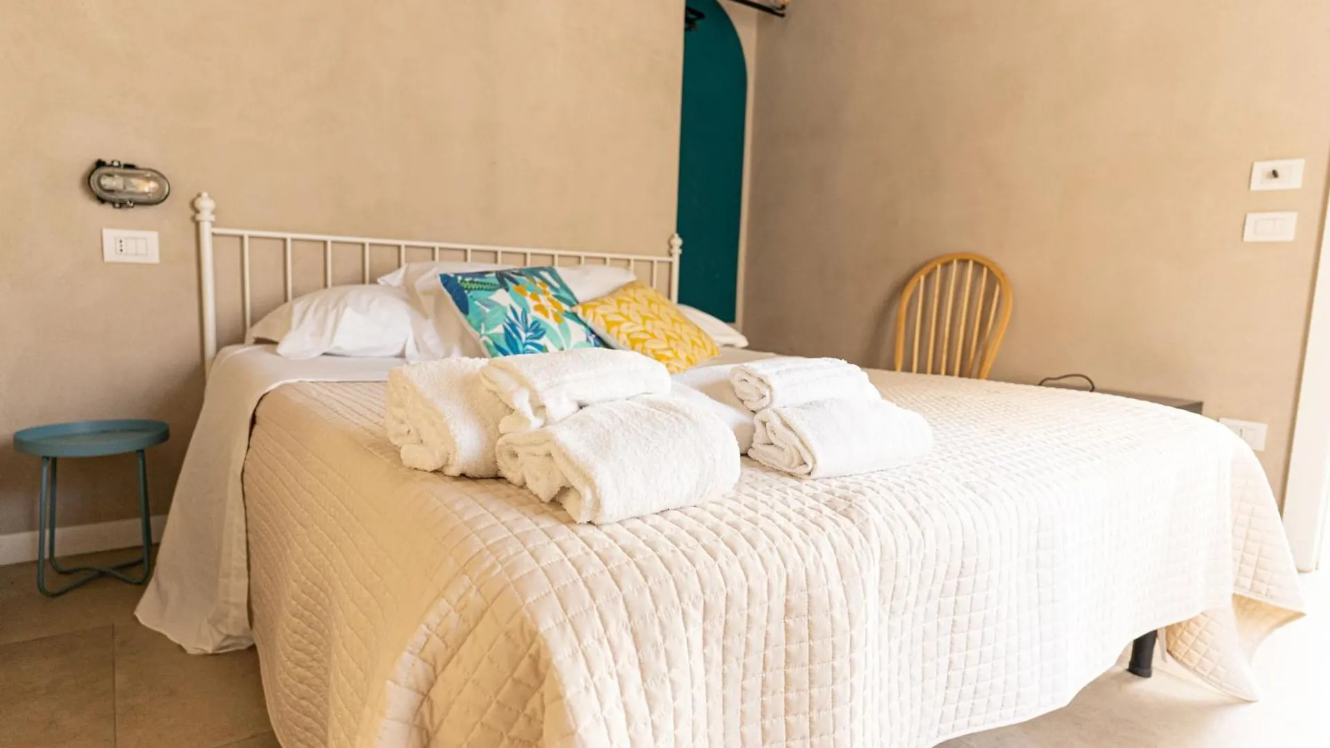 Hotel Civico 50 Neapel 0*,